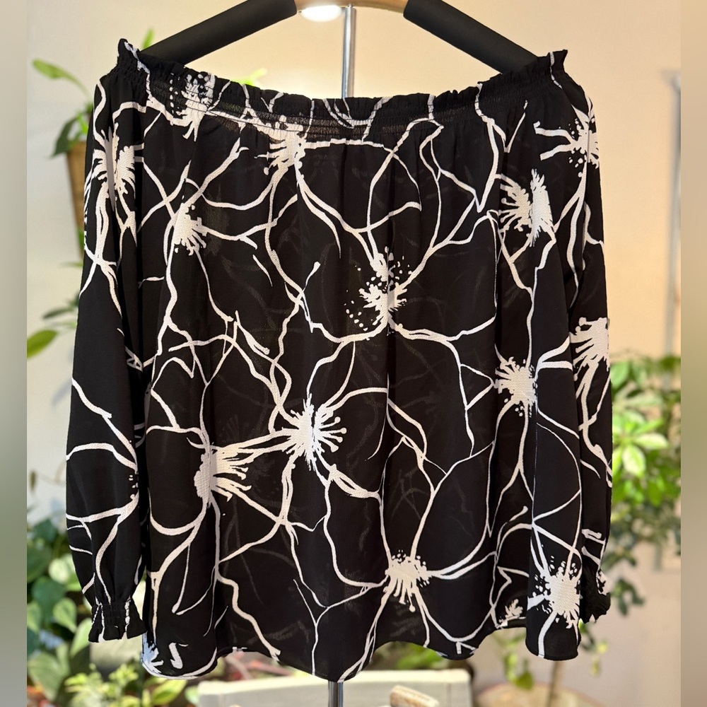 Banana Republic Black & White Floral Patterned Off-Shoulder Blouse M Petite